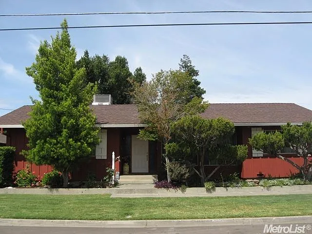 1509 Shasta Ln photo 1