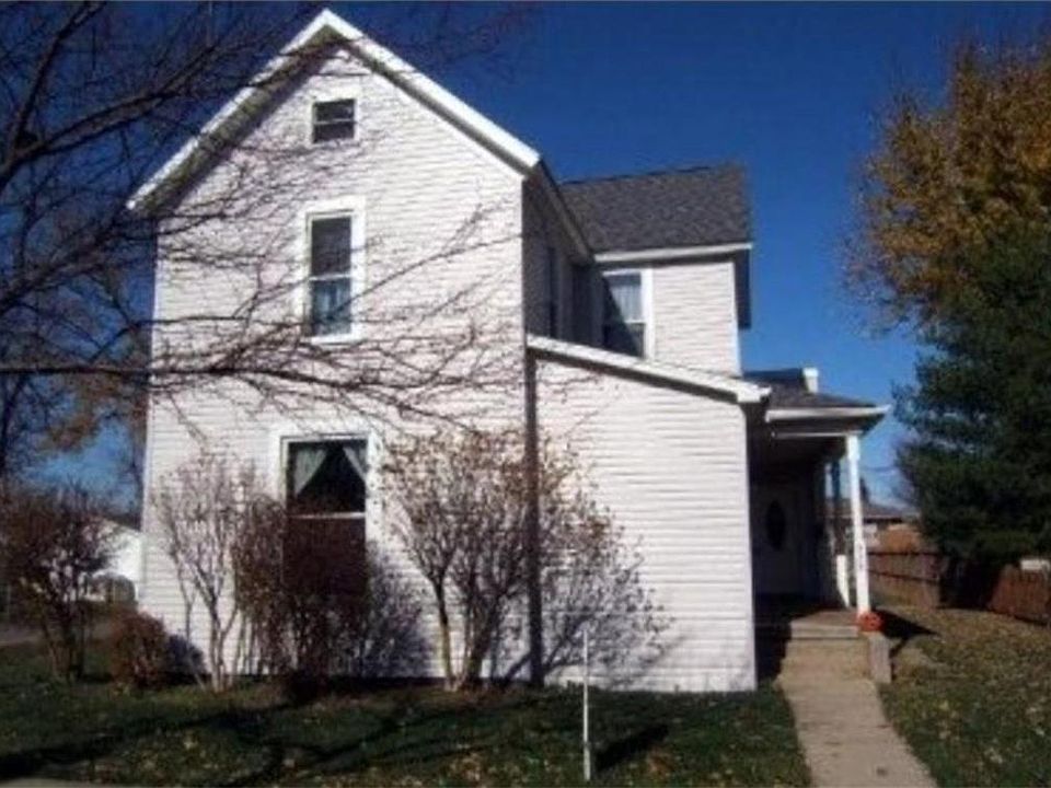 1st image of 328 W Main St