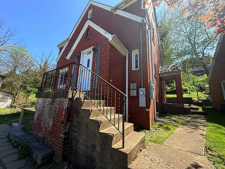 409 S Chestnut St — Photo 2