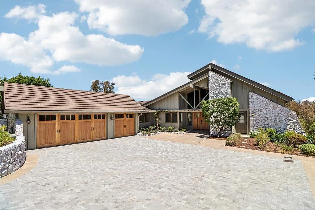 5 bed, 3200 sqft, $19,000 — Photo 1