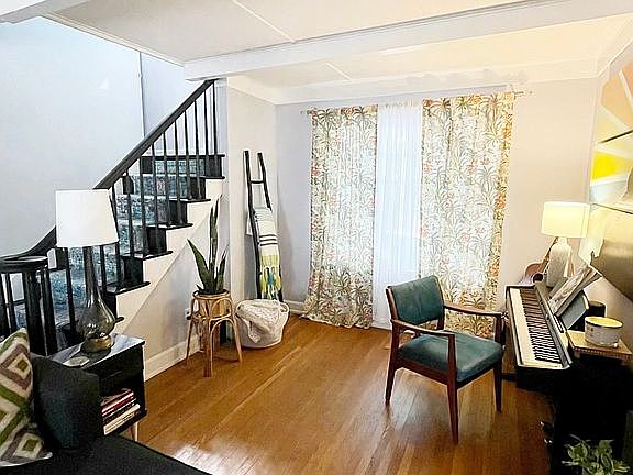 5th image of 1014 Amelia Ave
