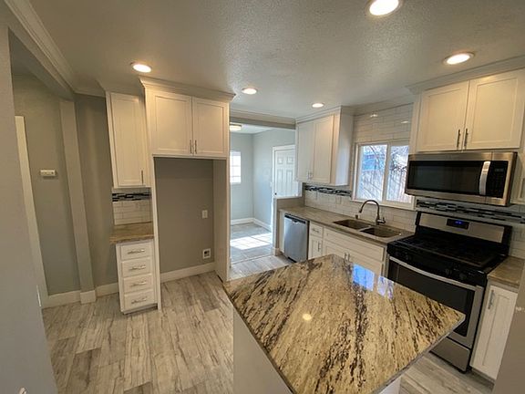 4th image of 506 El Camino Ave