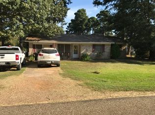 128 Lakeshore Dr, Texarkana, TX 75501