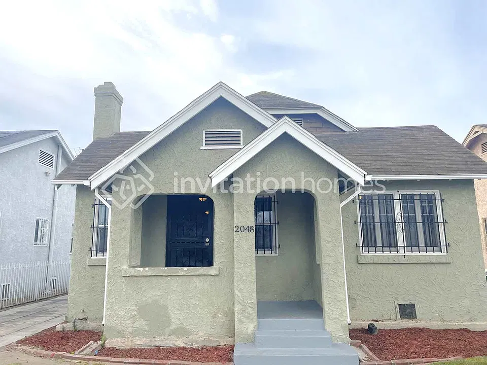 2048 W 65th Pl