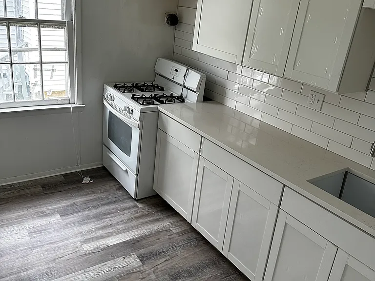 72 E Centre St #2 — Photo 3