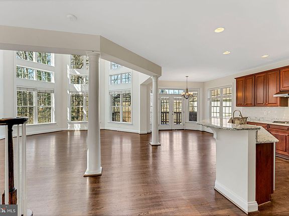 4th image of 9156 Moonstone Dr