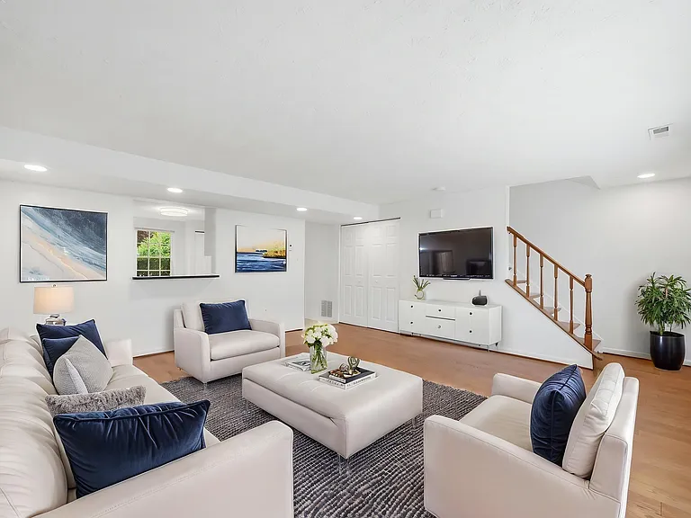 7 Leatherwood Ct — Photo 9