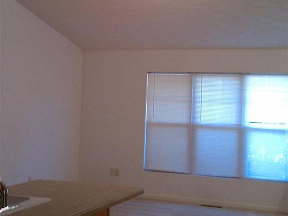 5th image of 1614 W Tiffany Dr #2