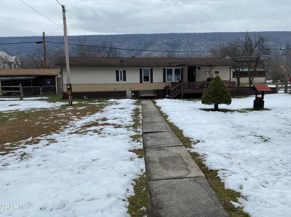 204 Schellsburg St, Hyndman, PA 15545