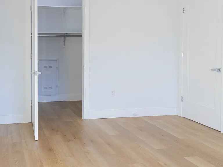 8800 John F. Kennedy Blvd — Photo 22