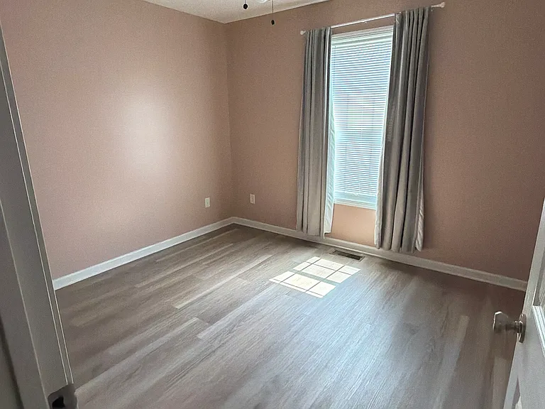 130 Stone Mountain Ct — Photo 10
