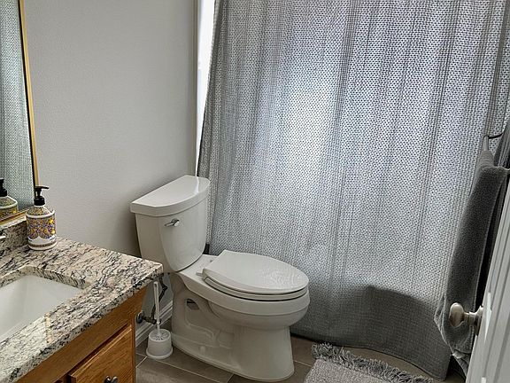4th image of 1043 Elm St