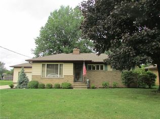 1398 Orchardview Rd, Seven Hills, OH 44131