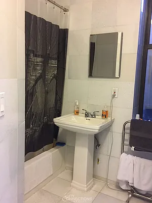 Rented by City Connections Realty | media 15