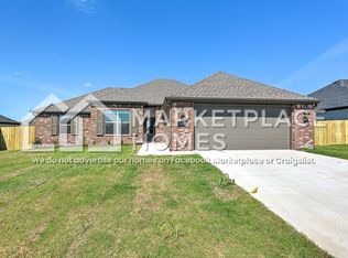 561 Goose Xing, Farmington, AR 72730