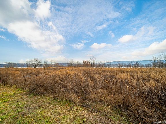 2nd image of Oak St & River Rd Road