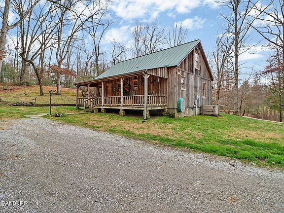 5th image of 1318 W End Rd