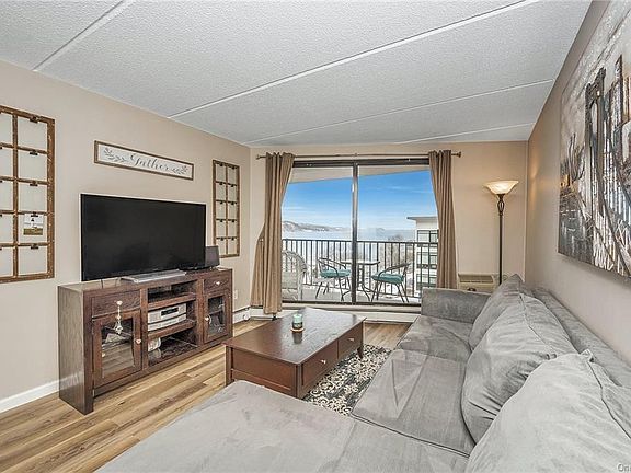 4th image of 1155 Warburton Ave APT 5Y