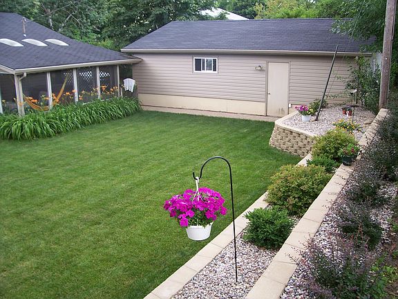 3rd image of 309 Green Hill Dr