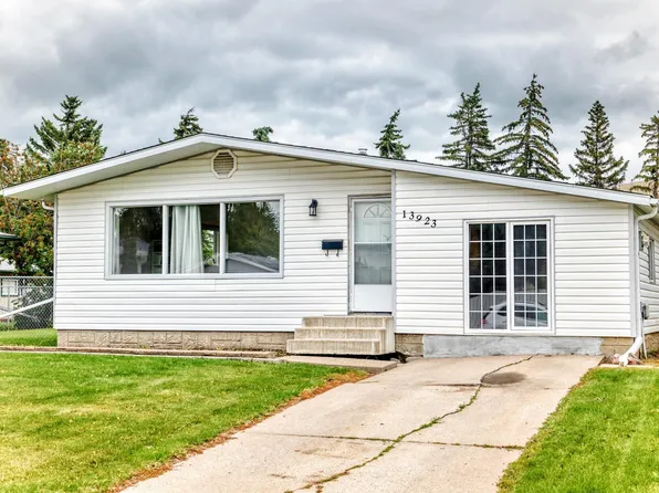 13923 70th St NW, Edmonton, AB T5C 0L1