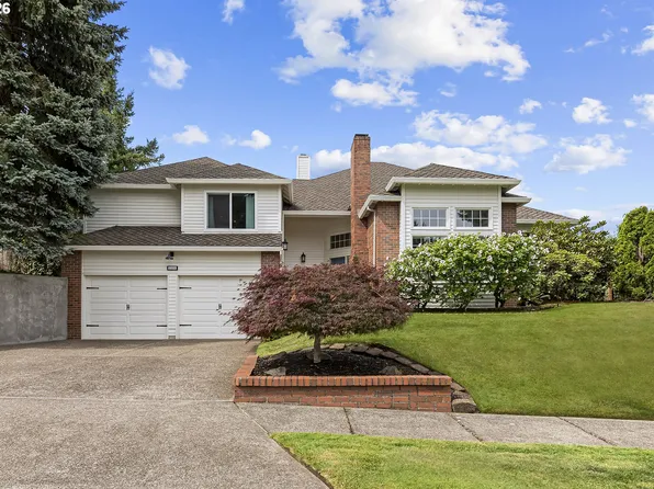 2104 Club House Dr, West Linn, OR 97068