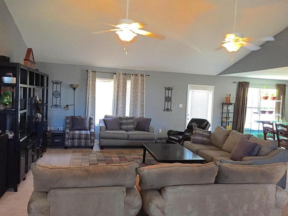 3rd image of 17232 Excalibur Cir