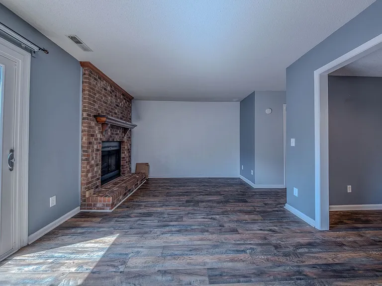 907 Shelby Dr #C — Photo 16
