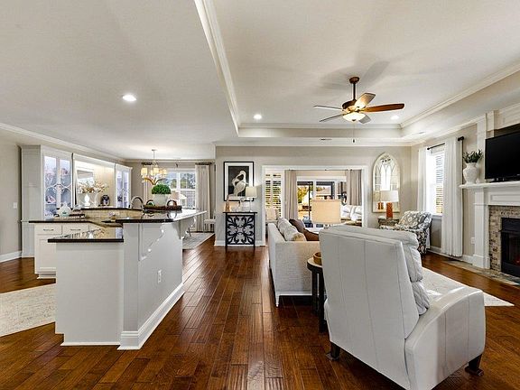 4th image of 113 Highmeadow Ln.