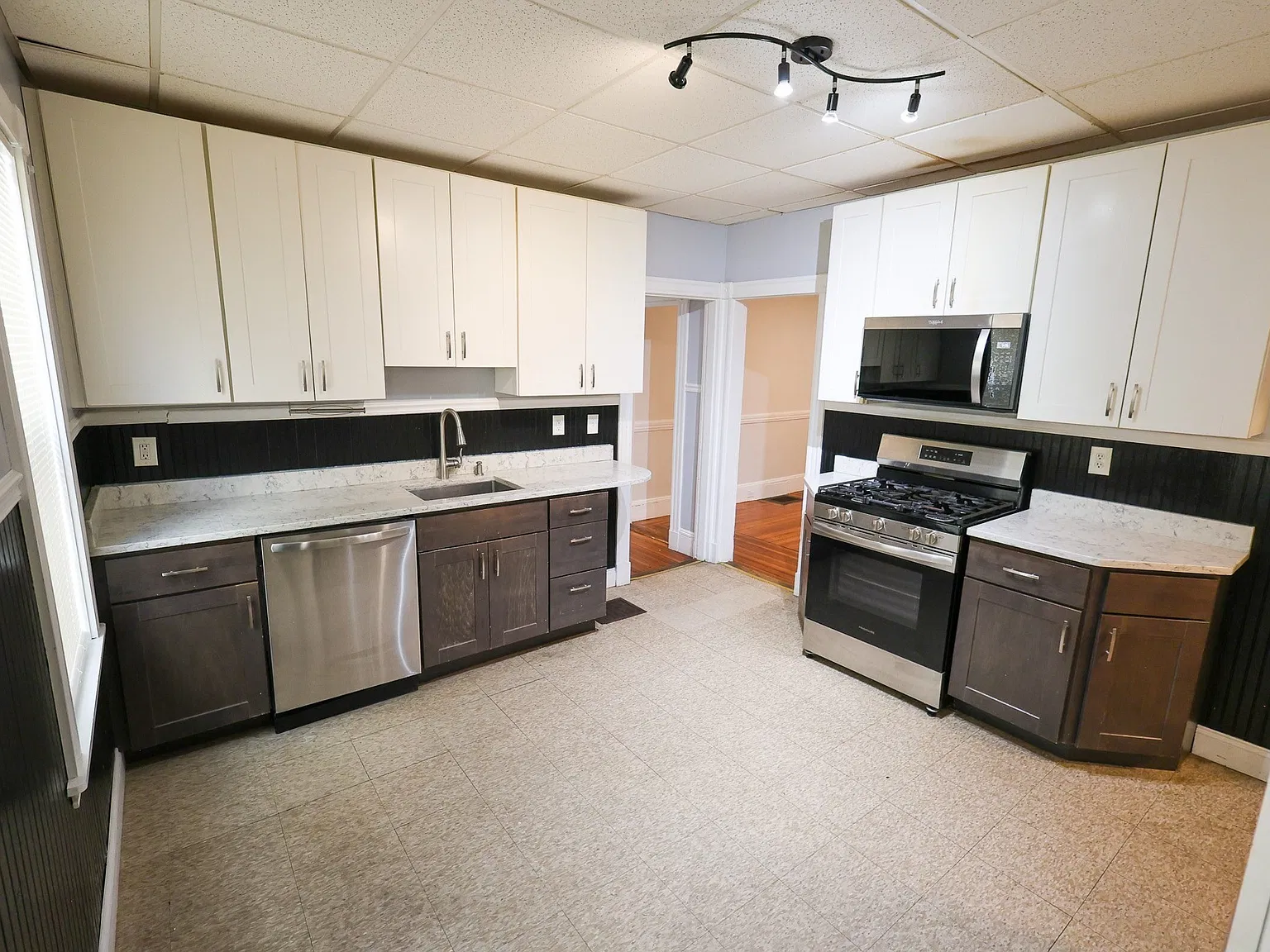 4 bed, 1.0 bath, 1100 sqft, $3,000 — Photo 4