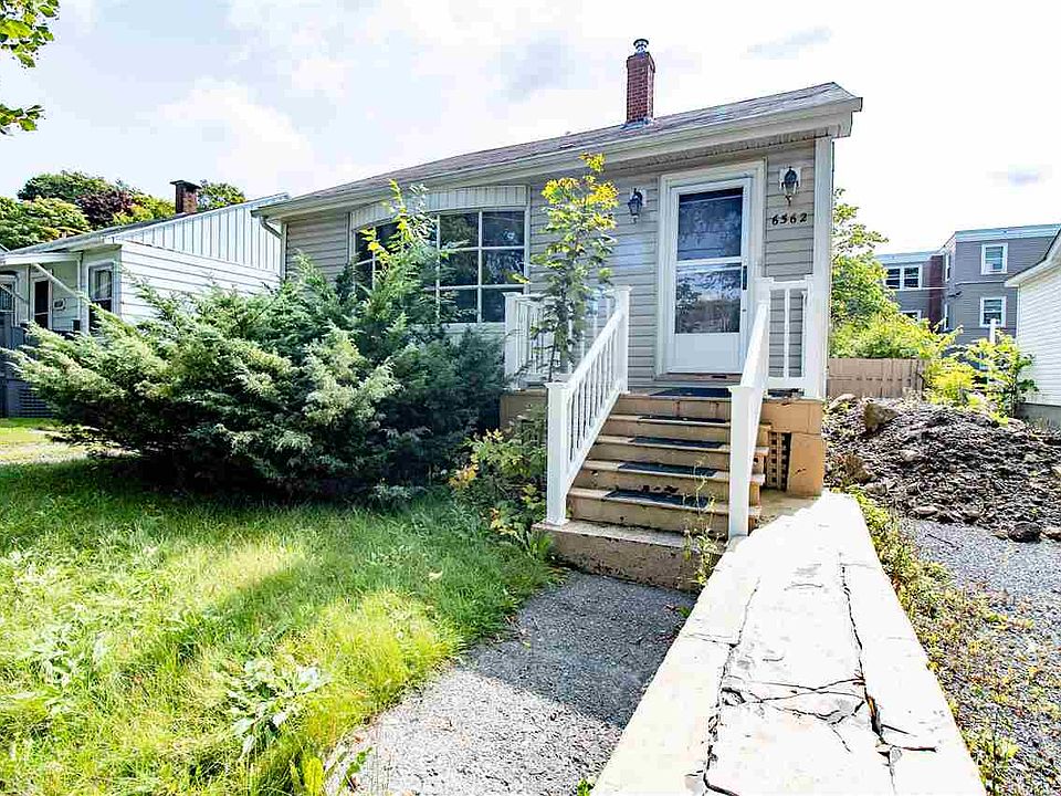 2nd image of 6562 Roslyn Rd