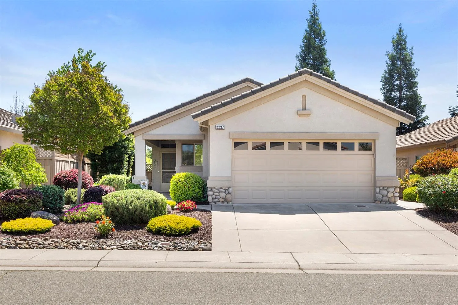 2237 Winding Way photo 1
