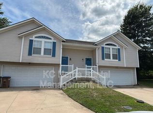 501 Regina Ct, Raymore, MO 64083
