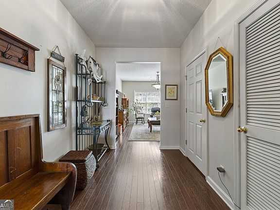 5th image of 5111 Woodland Ln