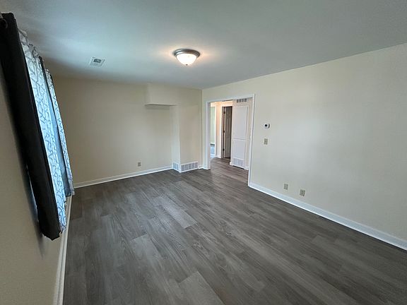 4th image of 1103 Sylvan St #1