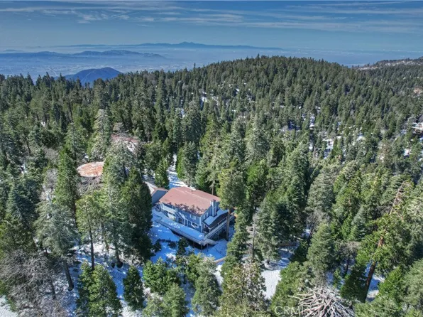 711 Oak Rd, Arrowhead, CA 92352