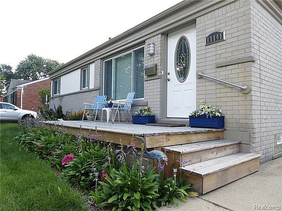 2nd image of 11141 Garden St
