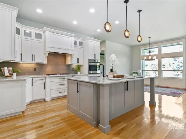 9852 W Golden Rain St, Star, ID 83669