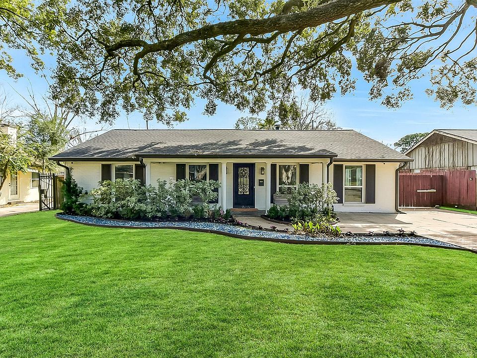 1st image of 9623 Val Verde St