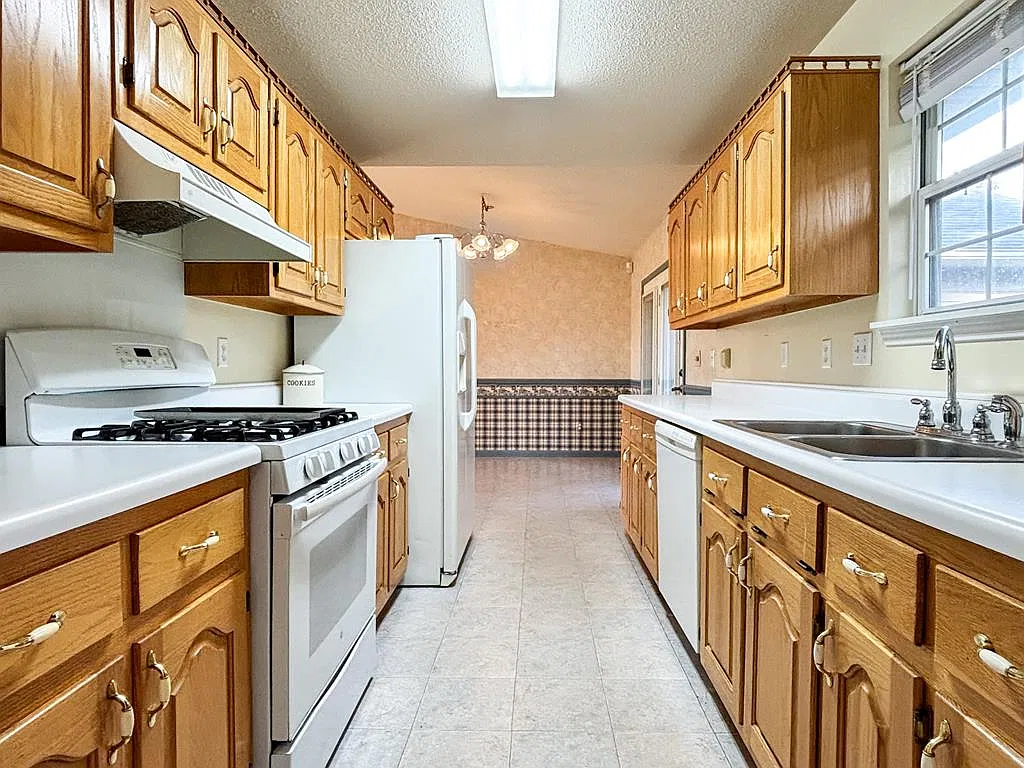 3 bed, 1520 sqft, $2,150 — Photo 2