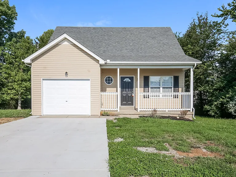 1202 Welsh Dr — Photo 1