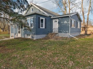 24 Broadway St, West Seneca, NY 14224