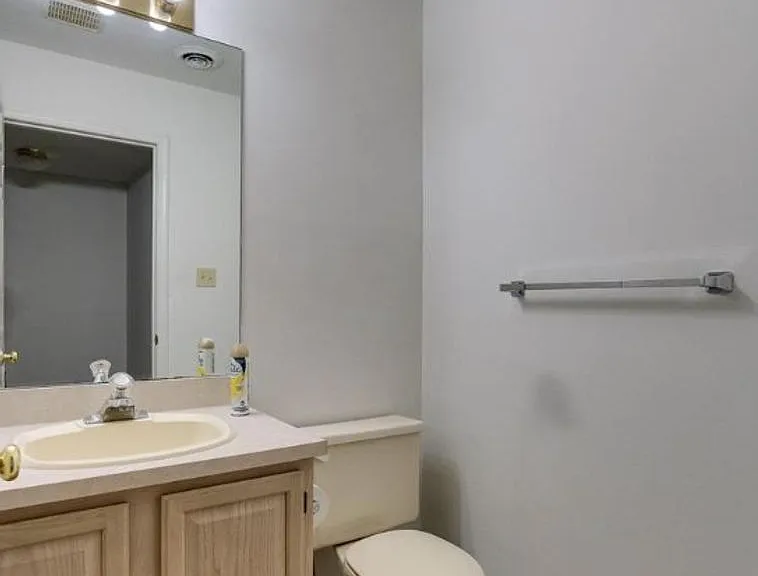 900 Skyview Dr — Photo 11