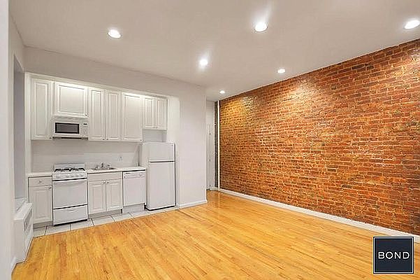 1st image of 1297 Lexington Ave APT 4