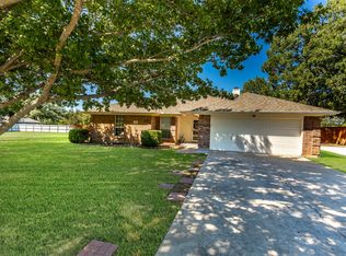 721 Arledge St, Azle, TX 76020