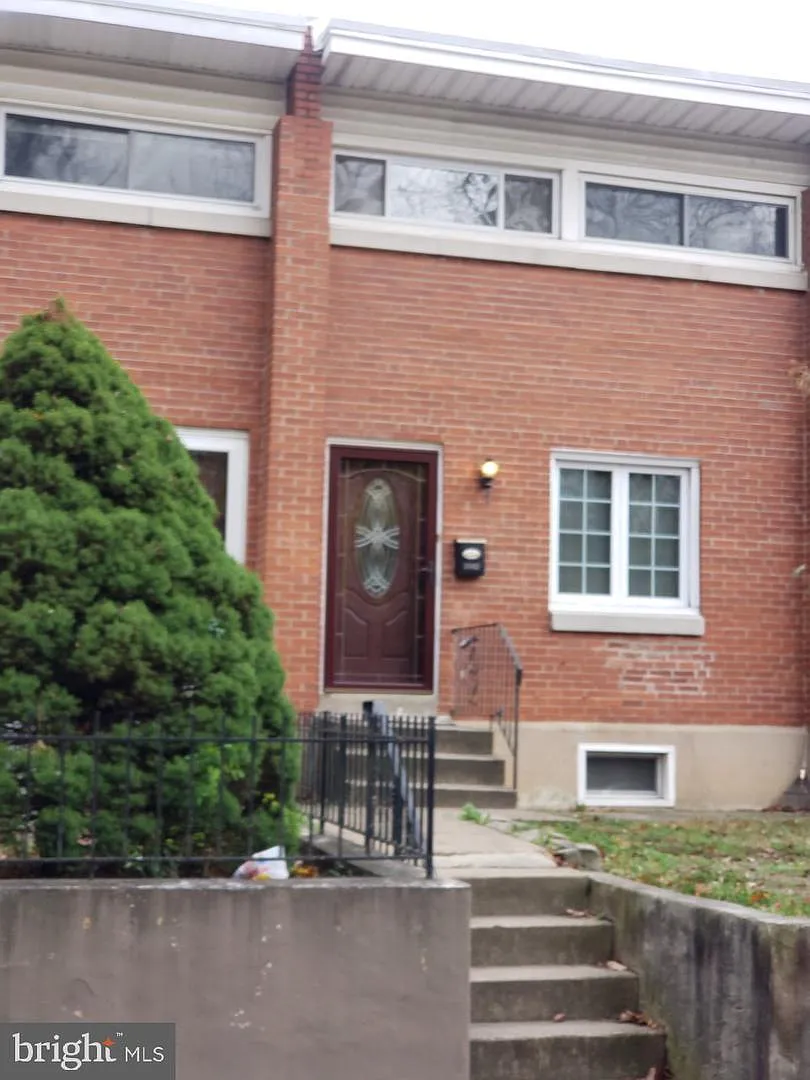 3602 Merrick Rd — Photo 1