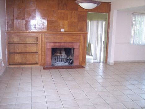 4th image of 2048 E Daniels Ave