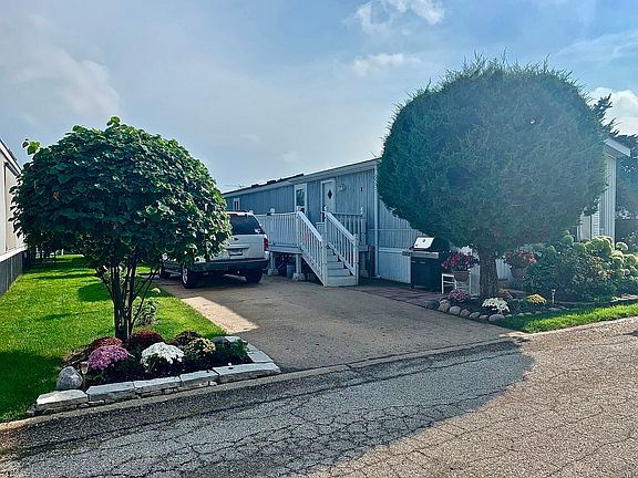 2nd image of 77 12th Ave