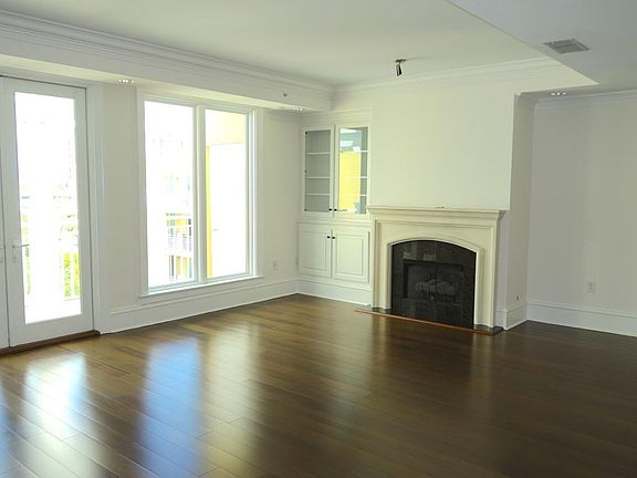 5th image of 5009 Old Bridgeview Ln #5009