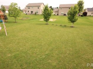 2528 W Carlisle Ln, Dunlap, IL 61525