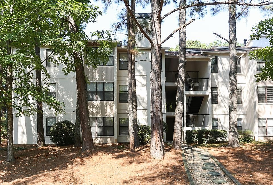 1st image of 2512 Huntingdon Chase